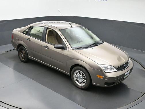 2005 Ford Focus ZX4