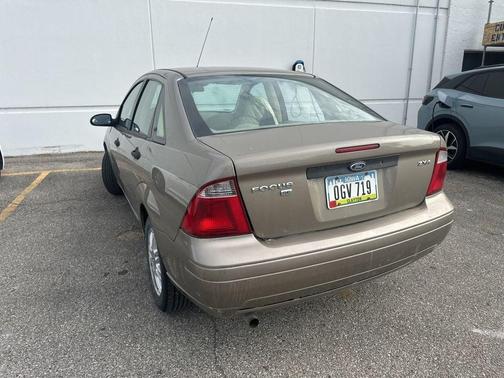 2005 Ford Focus ZX4