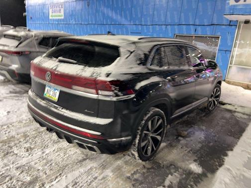 2024 Volkswagen Atlas Cross Sport 2.0T SEL Premium R-Line