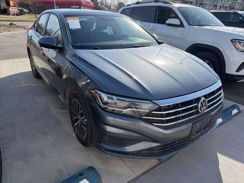 Platinum Gray Metallic 2019 Volkswagen Jetta 1.4T SE