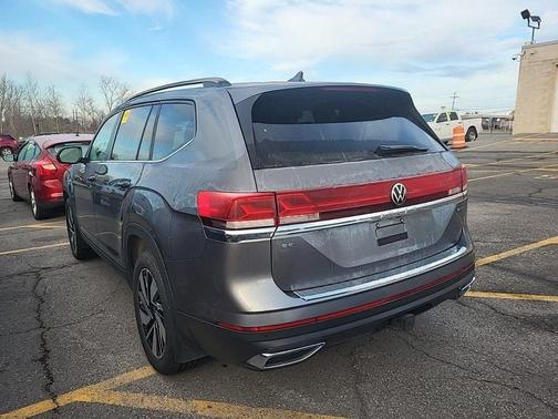 2024 Volkswagen Atlas 2.0T SE