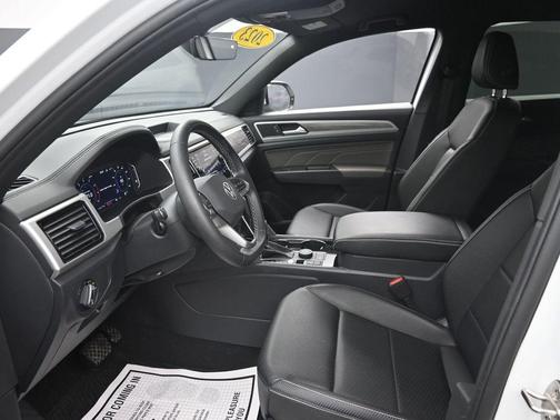 2023 Volkswagen Atlas Cross Sport 2.0T SE w/Technology