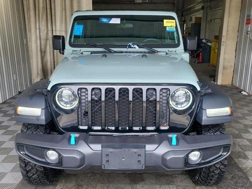 Earl Clearcoat 2023 Jeep Wrangler 4xe Base