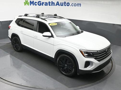 Pure White 2024 Volkswagen Atlas 2.0T SE