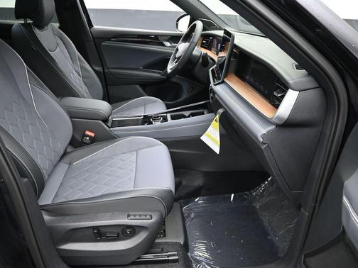 2026 Volkswagen Tiguan 2.0T SEL R-Line