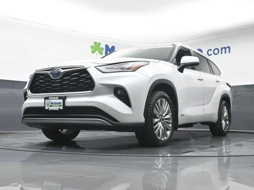 2024 Toyota Highlander Hybrid Platinum