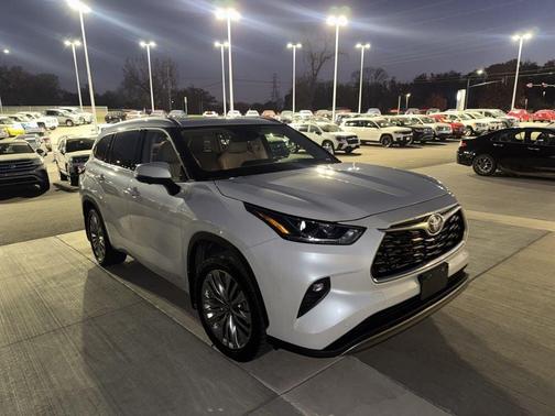 2024 Toyota Highlander Hybrid Platinum