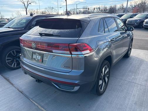 2024 Volkswagen Atlas Cross Sport 2.0T SE w/Technology