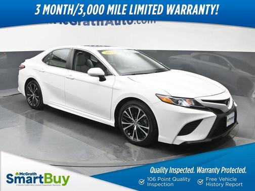 Super White 2018 Toyota Camry SE