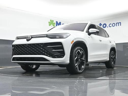 2026 Volkswagen Tiguan 2.0T SEL R-Line