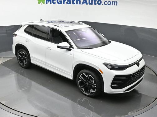 2026 Volkswagen Tiguan 2.0T SEL R-Line