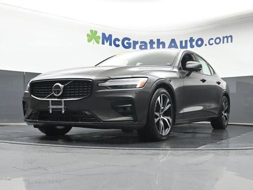 2024 Volvo S60 B5 Plus Dark Theme