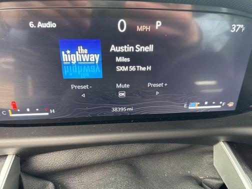 2023 Jeep Wagoneer Base