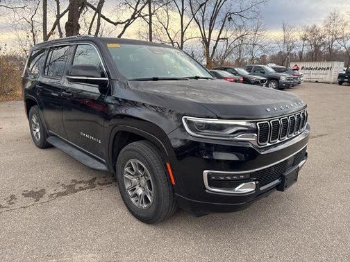 2023 Jeep Wagoneer Base