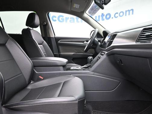 2023 Volkswagen Atlas 3.6L SE w/Technology