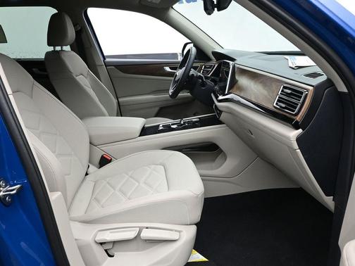 2025 Volkswagen Atlas 2.0T SE