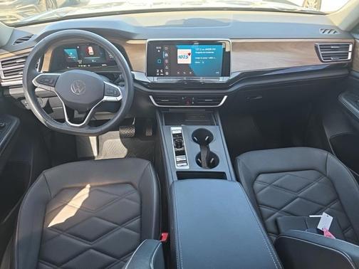 Platinum Gray Metallic 2024 Volkswagen Atlas 2.0T SE