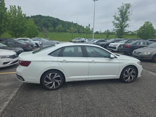 Opal White Pearl Effect 2025 Volkswagen Jetta 1.5T SEL