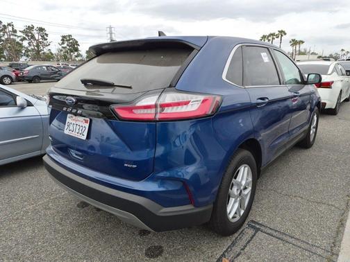 Blue Metallic 2022 Ford Edge SEL