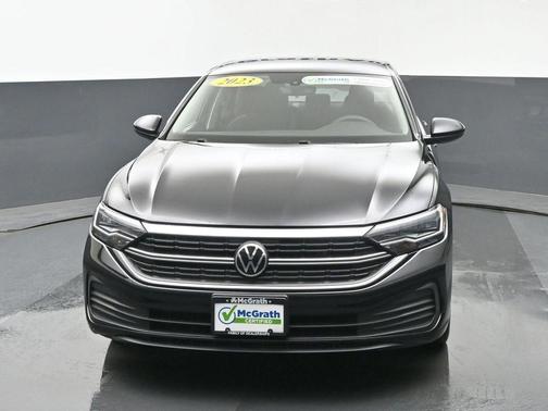 Deep Black Pearl Effect 2023 Volkswagen Jetta 1.5T S