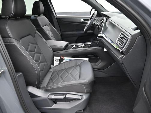 2026 Volkswagen Atlas Cross Sport 2.0T SE