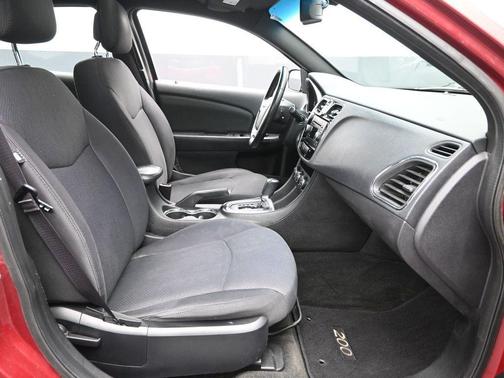 2012 Chrysler 200 Touring