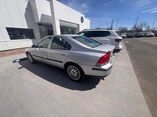 Silver Metallic 2004 Volvo S60 2.5T