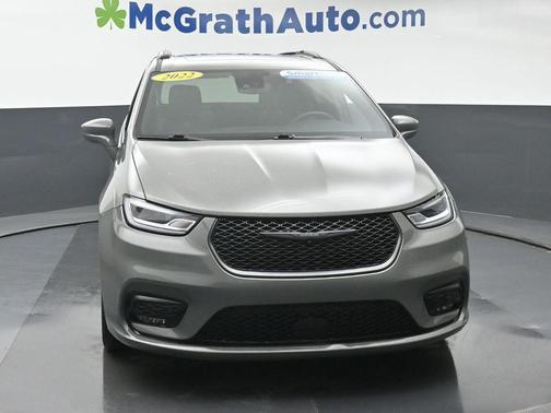 2022 Chrysler Pacifica Touring-L