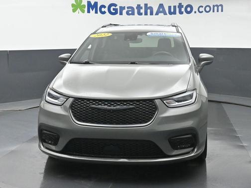 2022 Chrysler Pacifica Touring-L