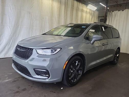 2022 Chrysler Pacifica Touring-L