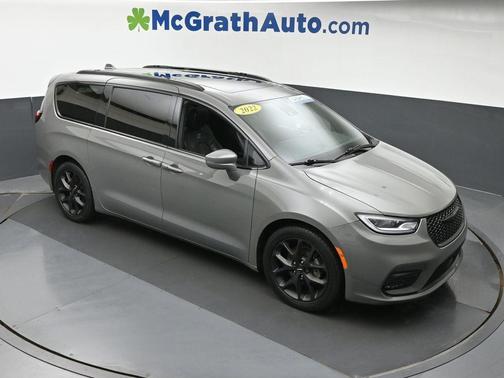 2022 Chrysler Pacifica Touring-L