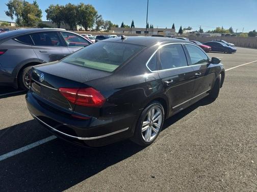 2016 Volkswagen Passat 1.8T SEL