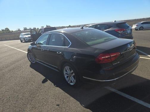 2016 Volkswagen Passat 1.8T SEL