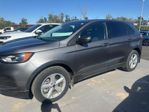 2023 Ford Edge SE