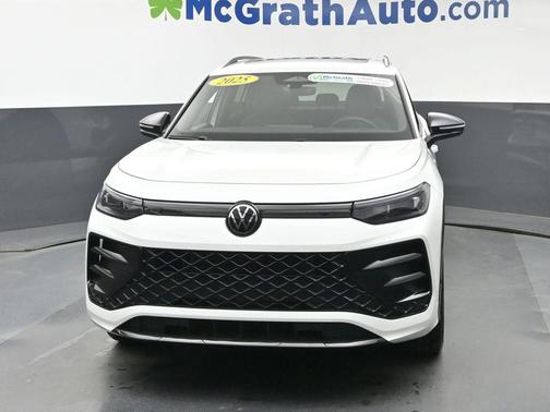 Opal White Pearl Effect 2025 Volkswagen Tiguan 2.0T SE R-Line Black