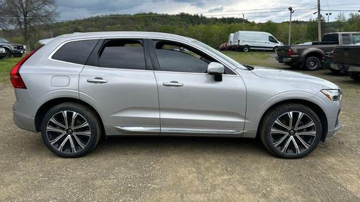 Silver 2023 Volvo XC60 B5 Ultimate Bright Theme