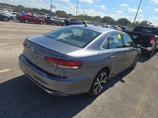 2022 Volkswagen Passat 2.0T SE