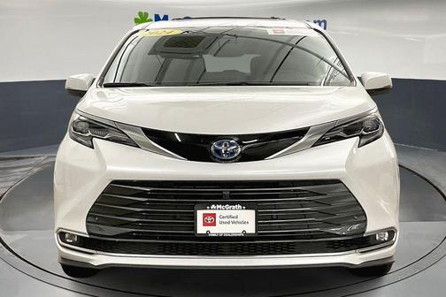 2024 Toyota Sienna Platinum 7 Passenger
