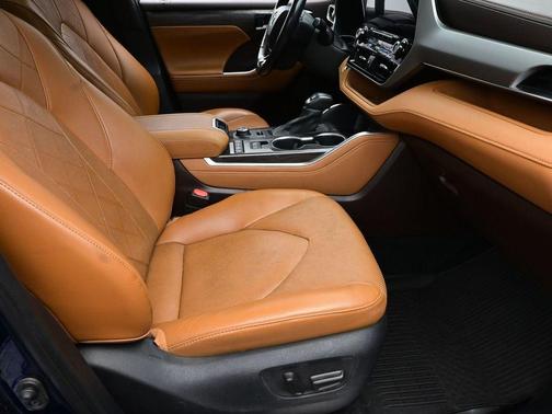 2021 Toyota Highlander Platinum