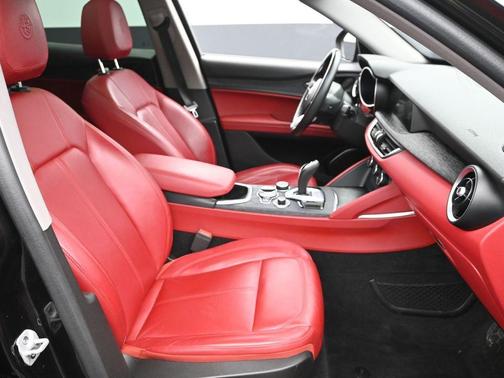 2021 Alfa Romeo Stelvio Base