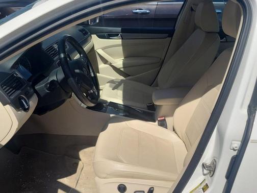 2015 Volkswagen Passat 1.8T Auto SE