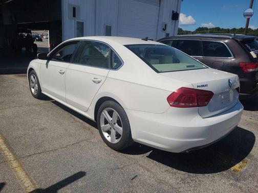 2015 Volkswagen Passat 1.8T Auto SE