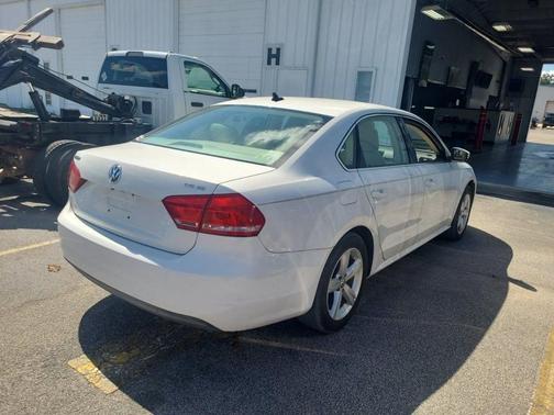 2015 Volkswagen Passat 1.8T Auto SE