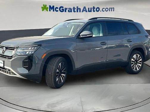 Pure Gray 2027 Volkswagen Atlas SE w/Technology