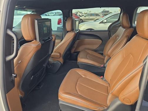 2021 Chrysler Pacifica Hybrid Limited