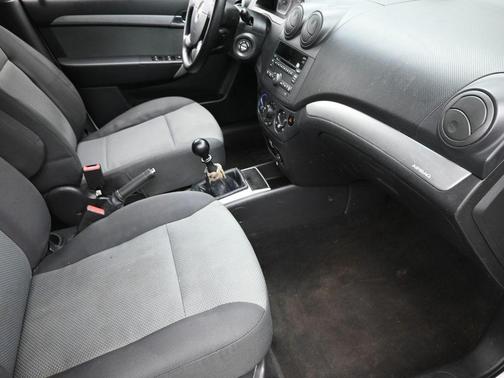 2011 Chevrolet Aveo 5 LT