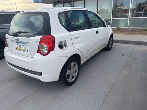 2011 Chevrolet Aveo 5 LT
