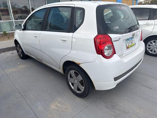 2011 Chevrolet Aveo 5 LT