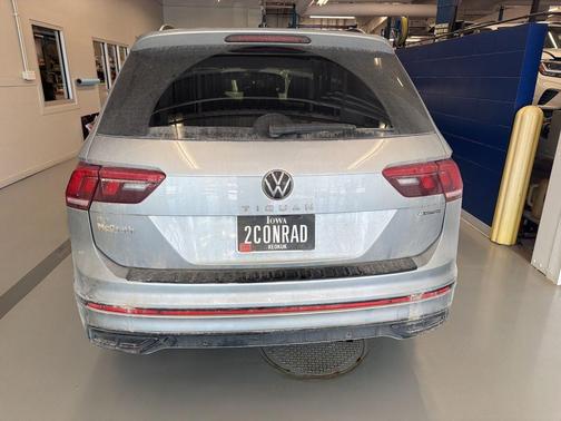 Pyrite Silver Metallic 2024 Volkswagen Tiguan 2.0T SE R-Line Black