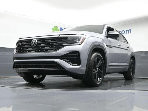 Silver Mist Metallic 2026 Volkswagen Atlas Cross Sport 2.0T SEL R-Line Black